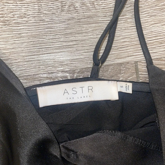 ASTR the Label Twist Front Satin Midi Dress size small black satin cocktail - Picture 2 of 8